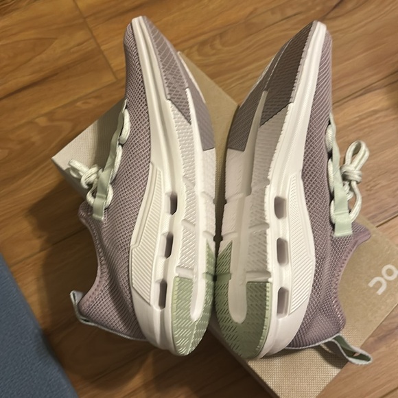 On Running Shoes Cloudeasy NEW in box Size 8 - Picture 5 of 7